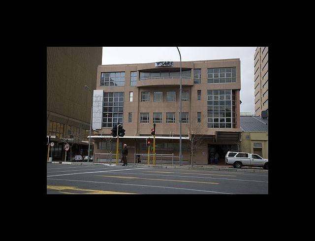 4,640M² RETAIL TO LET IN BELLVILLE CENTRAL